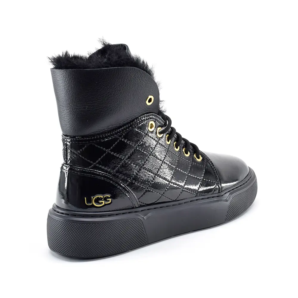 UGG Shanti — Black