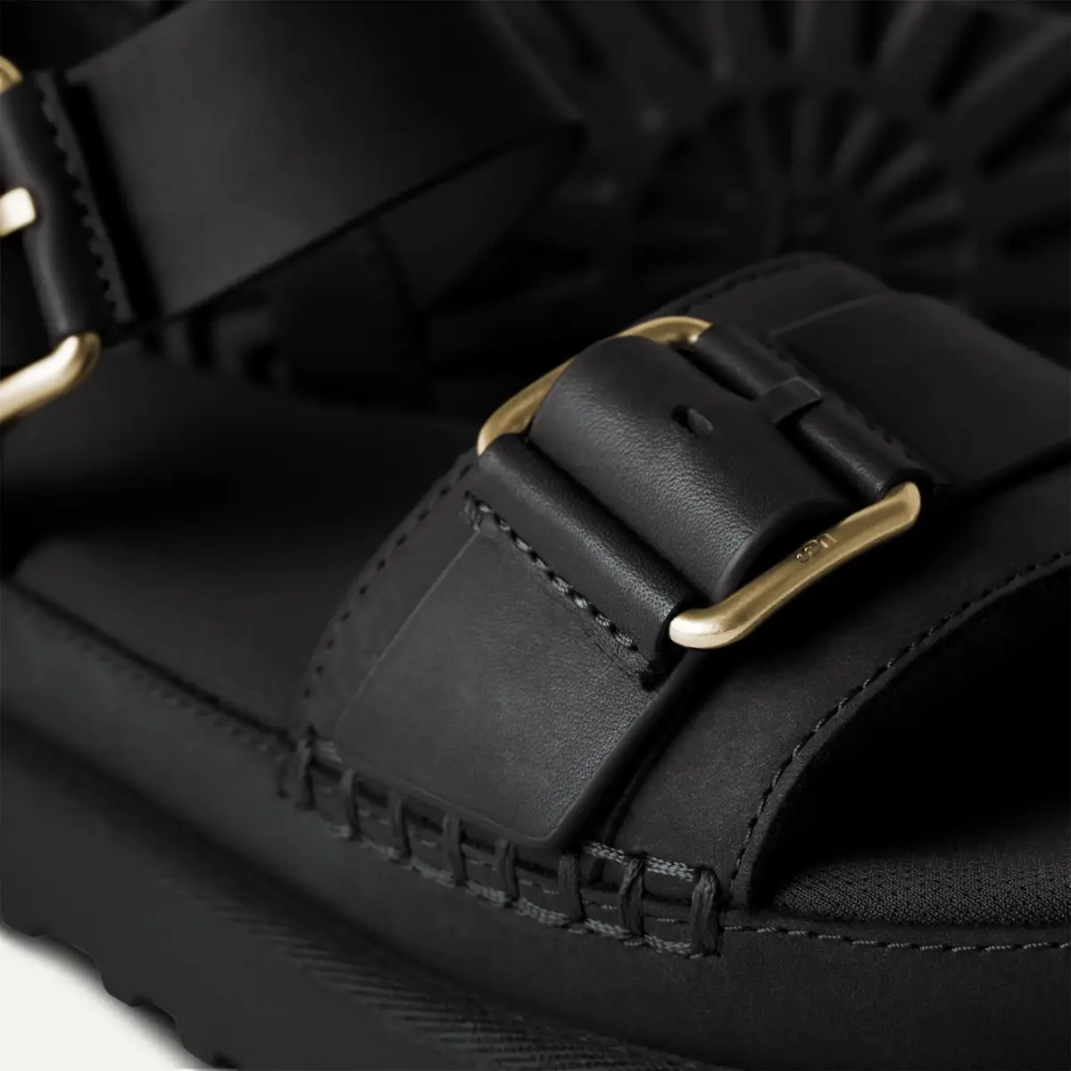 UGG Goldenstar Villa — Black