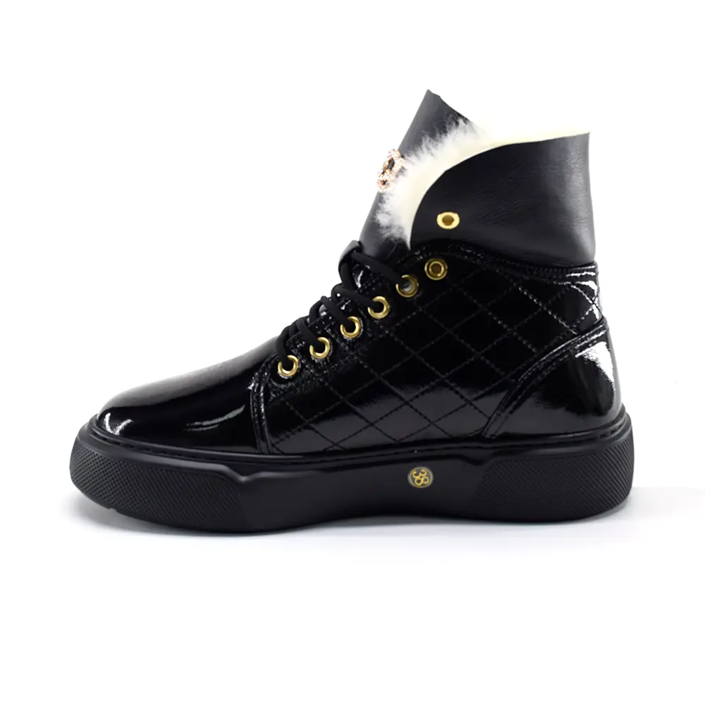 UGG Shanti — Black-white