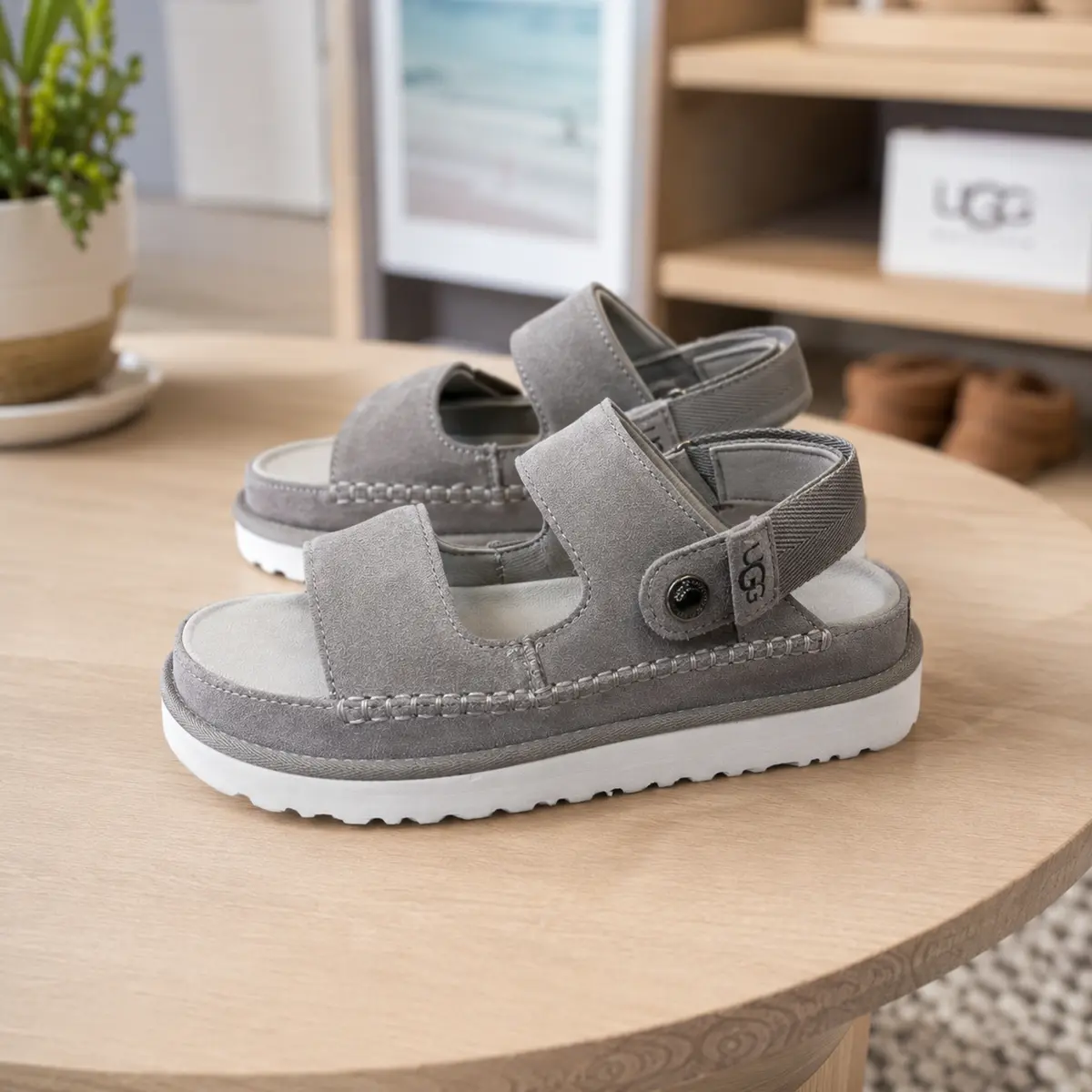 UGG Goldenstar Glide — Grey