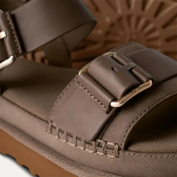 UGG Goldenstar Villa — Brown